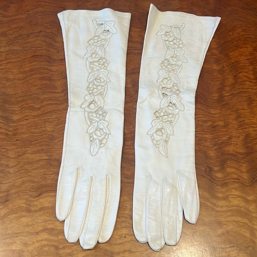 Vintage 1960s 14” Kid Leather Lazer Floral Inserts White Sz 6.3 Women’s Gloves
